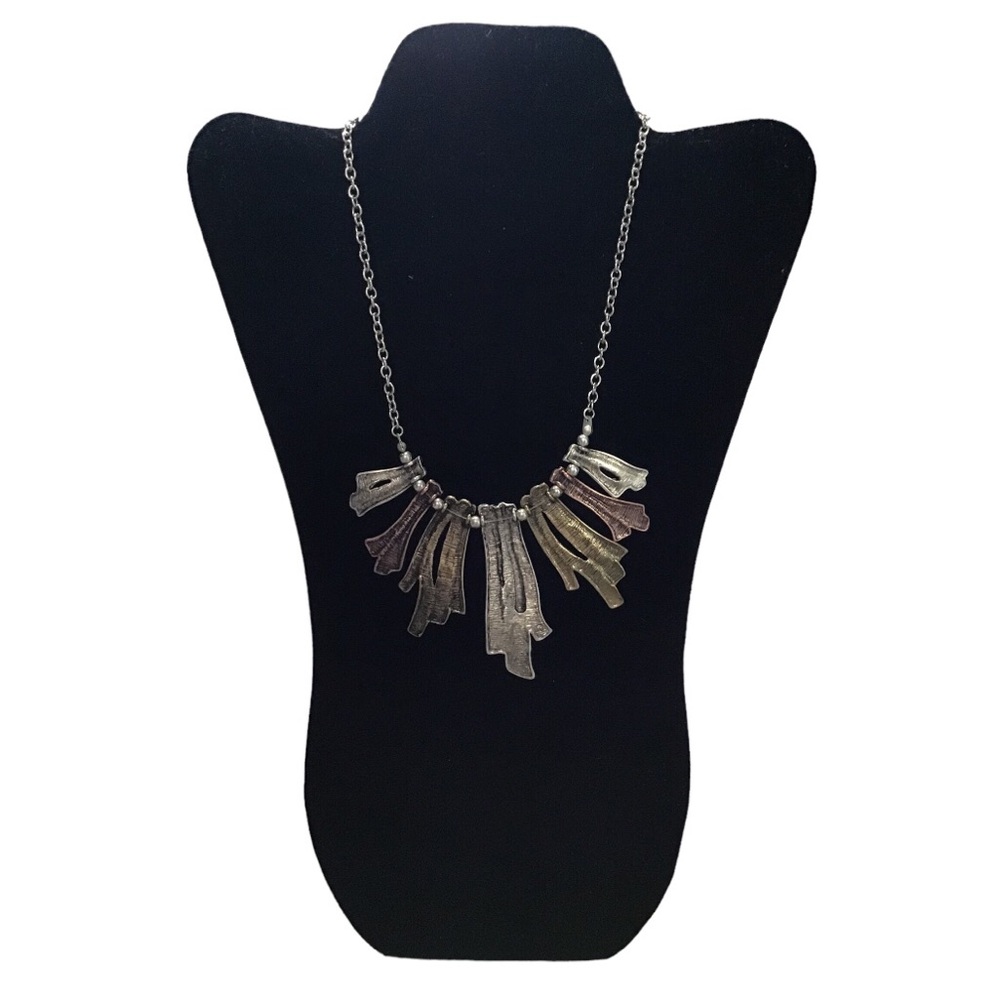 Necklace And Earrings Set - Picture 2 of 5